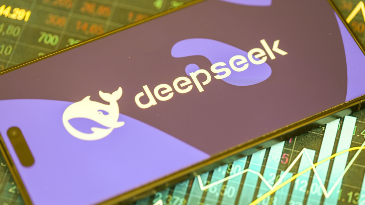 Apple CEO’su Tim Cook’tan DeepSeek’e Övgü Dolu Sözler: Yapay Zekâda Yeni Dönem mi Başlıyor?